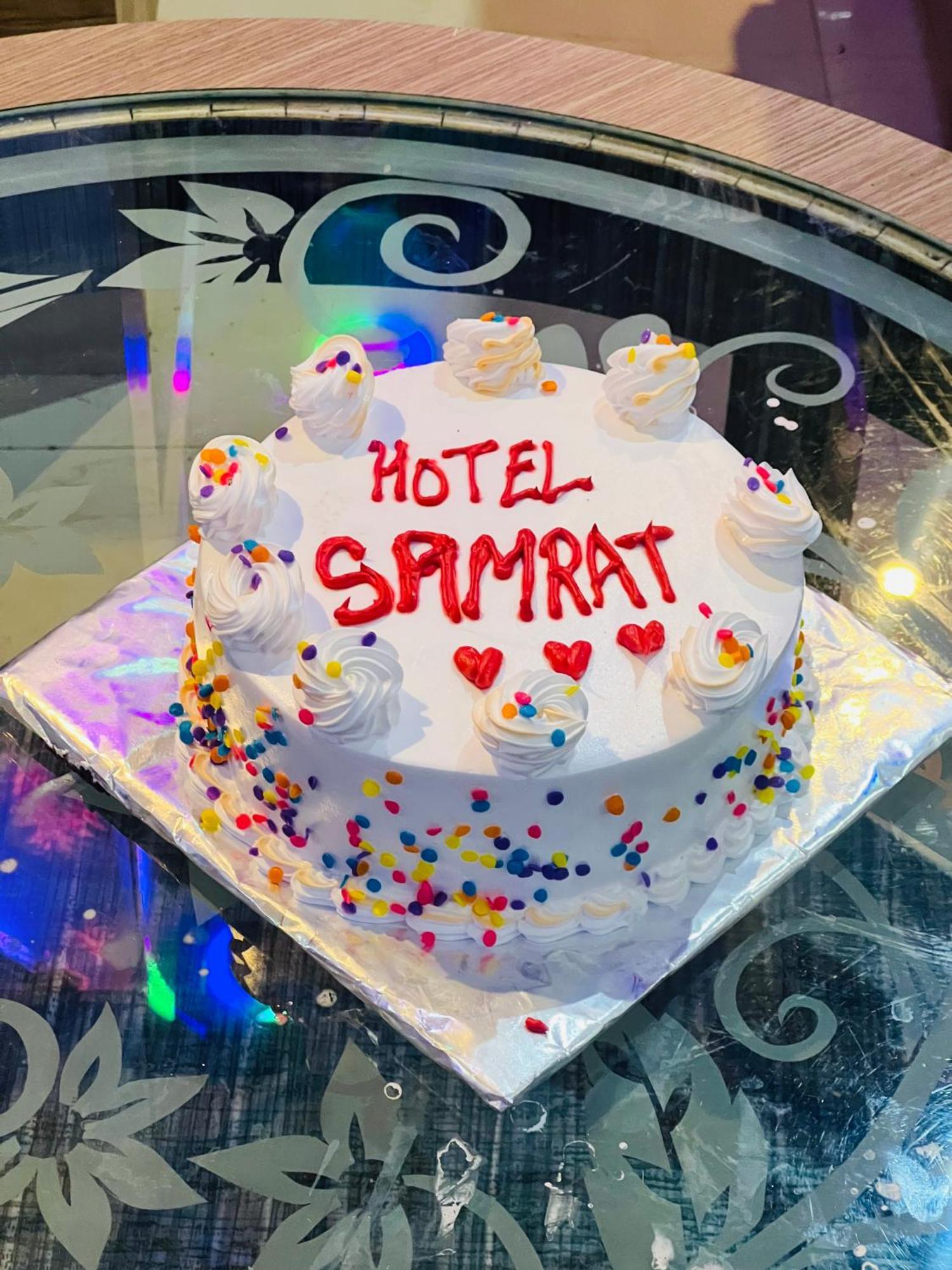 Hotel Samrat Inn Pvt Ltd Lahan Dış mekan fotoğraf