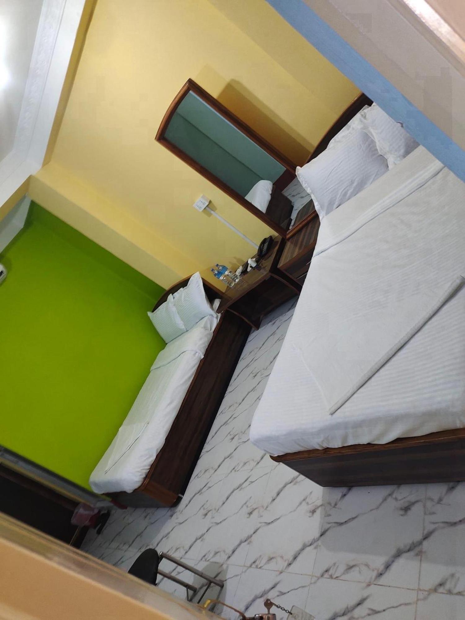 Hotel Samrat Inn Pvt Ltd Lahan Dış mekan fotoğraf